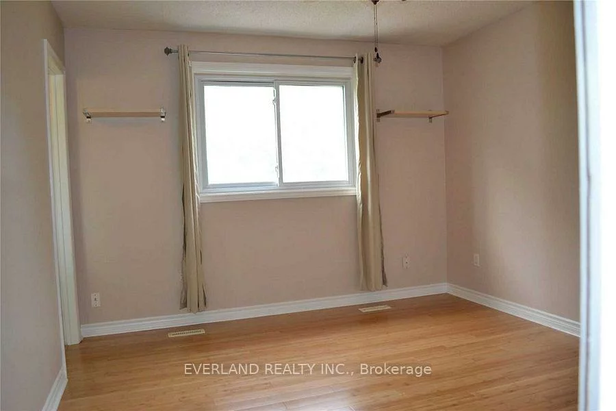 12, Eileen, Allandale Heights, Barrie