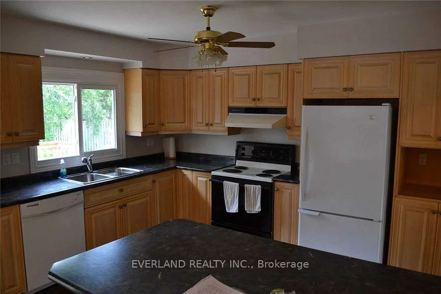 12, Eileen, Allandale Heights, Barrie