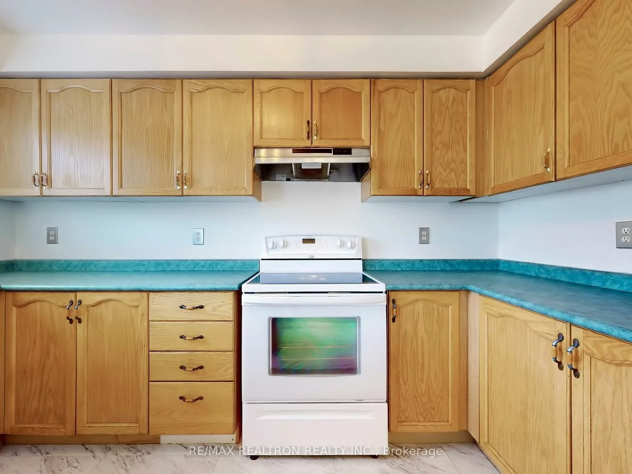 35, Basswood, Holly, Barrie