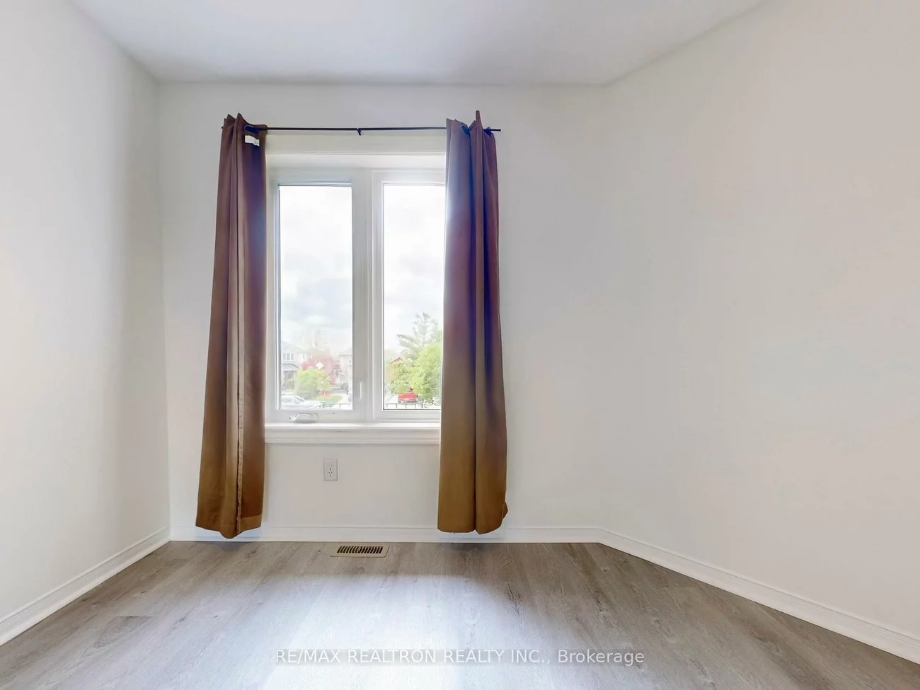 35, Basswood, Holly, Barrie