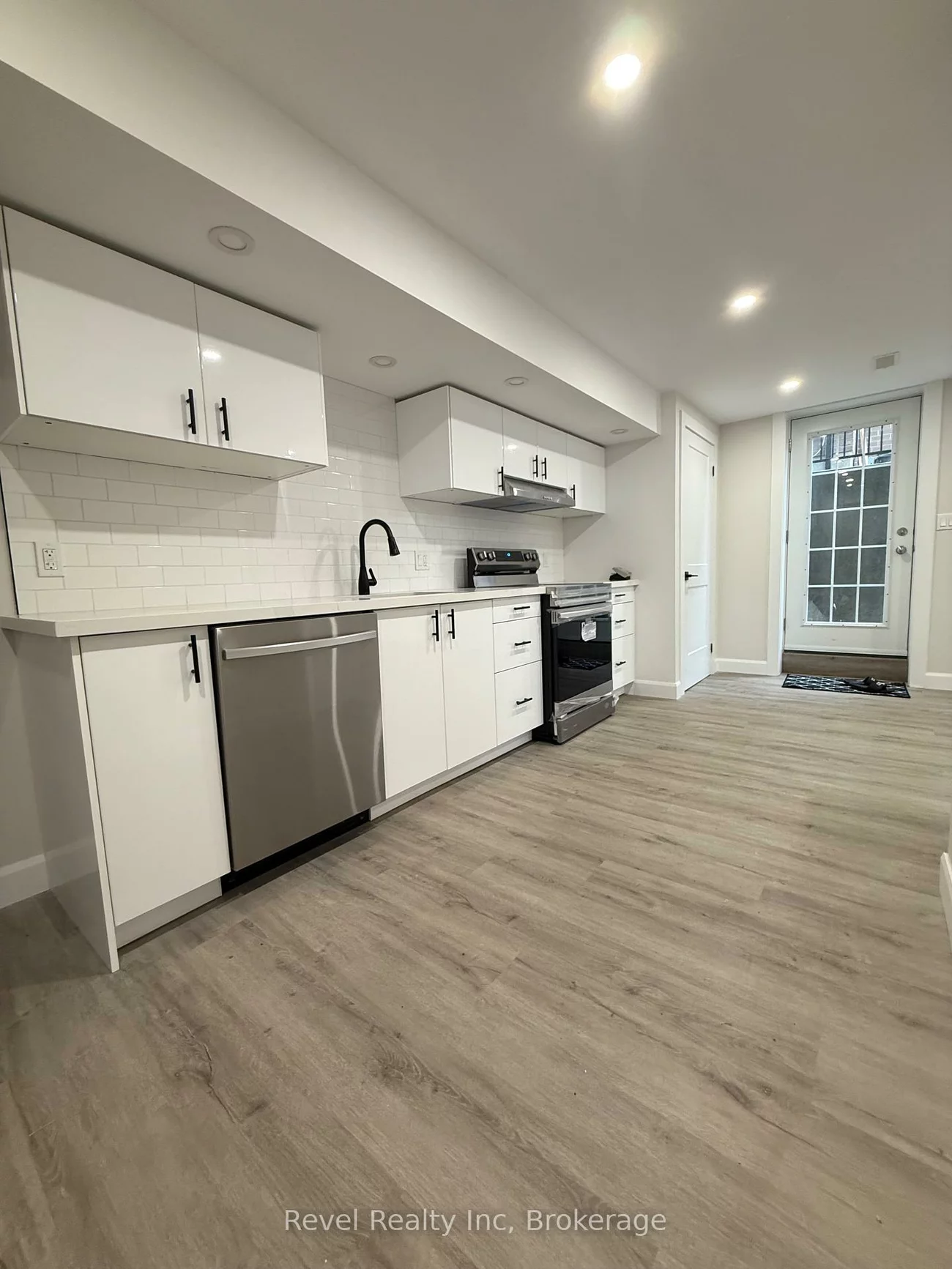 29, Hewitt, Georgian Drive, Barrie