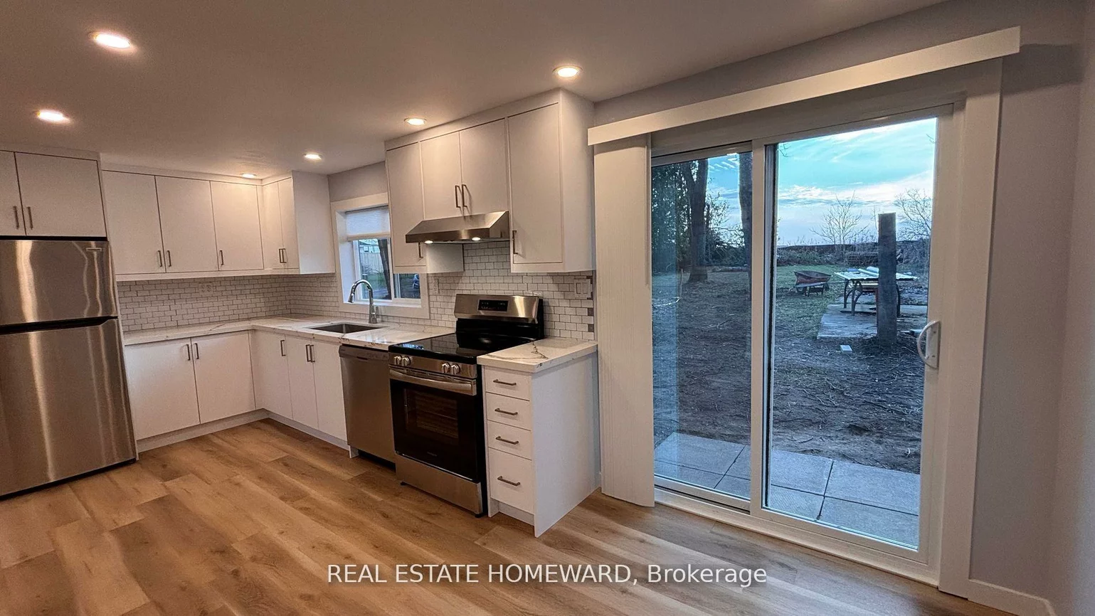 950, Yonge, Rural Barrie Southeast, Barrie