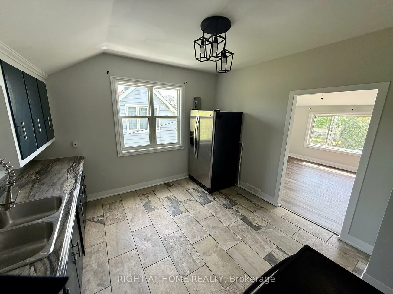 16, Dufferin, Sanford, Barrie