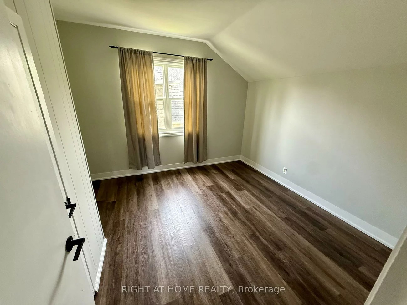 16, Dufferin, Sanford, Barrie