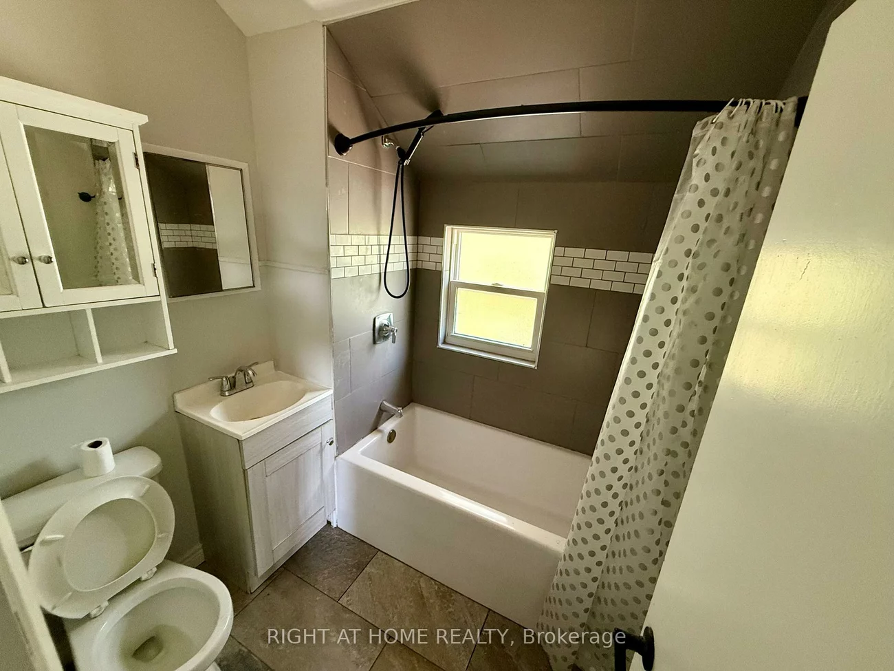 16, Dufferin, Sanford, Barrie