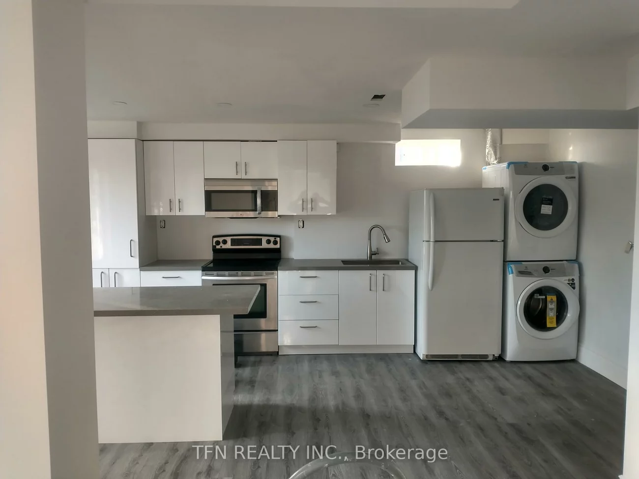 31, West Oak, Painswick South, Barrie