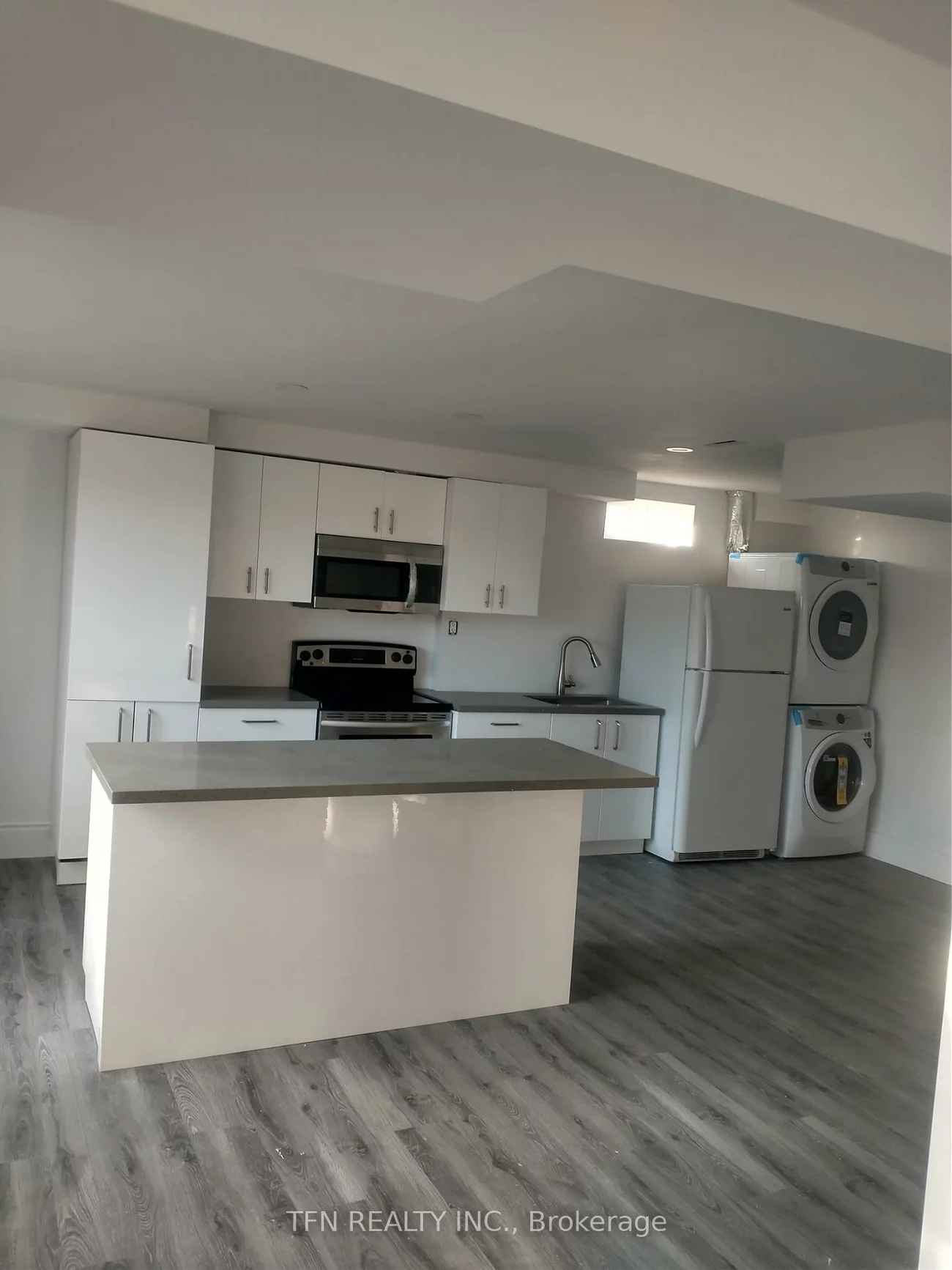 31, West Oak, Painswick South, Barrie