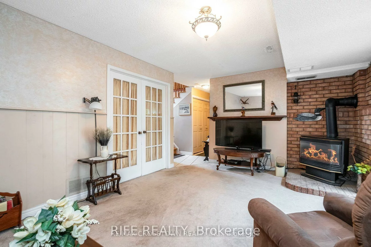 27, Janice, Sunnidale, Barrie
