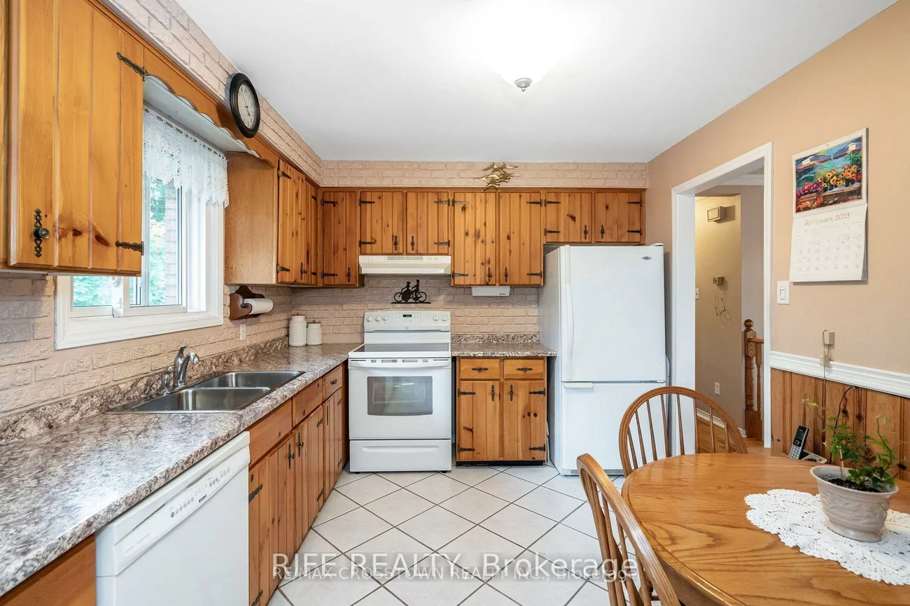 27, Janice, Sunnidale, Barrie