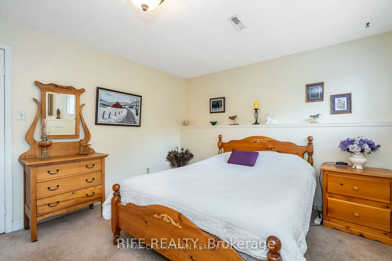 27, Janice, Sunnidale, Barrie