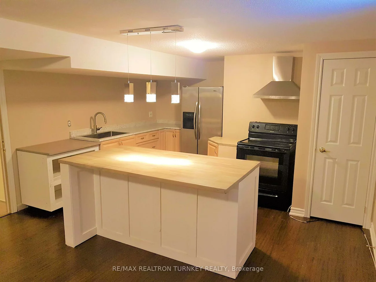 31, Michelle, Painswick South, Barrie