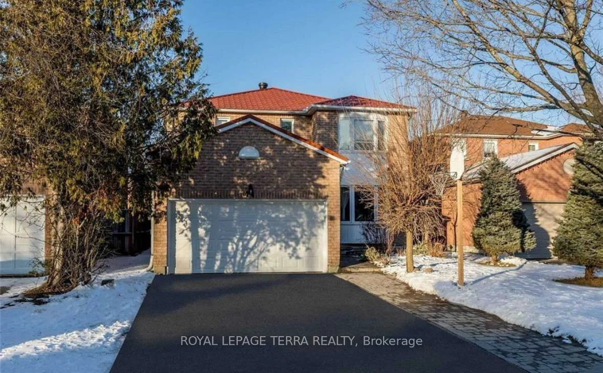 44, Carruthers, Grove East, Barrie