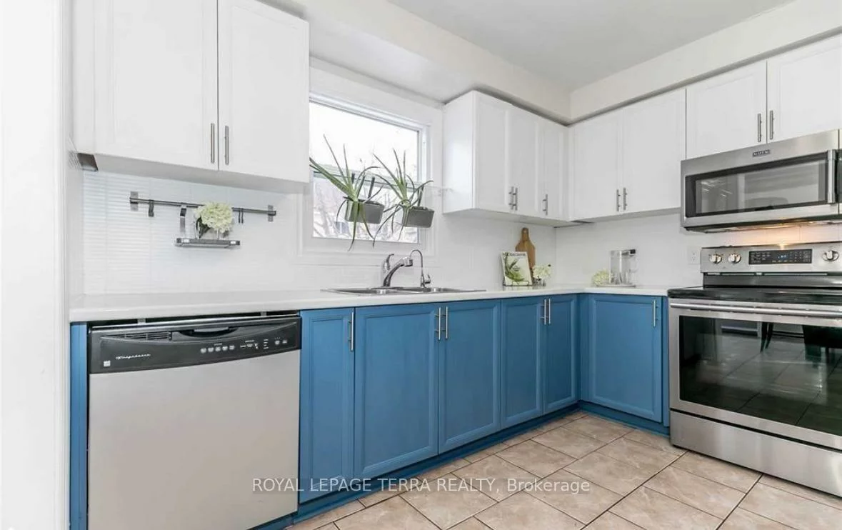 44, Carruthers, Grove East, Barrie
