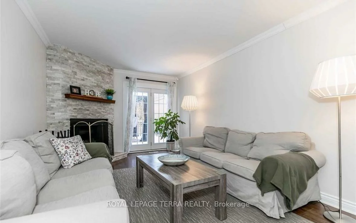 44, Carruthers, Grove East, Barrie