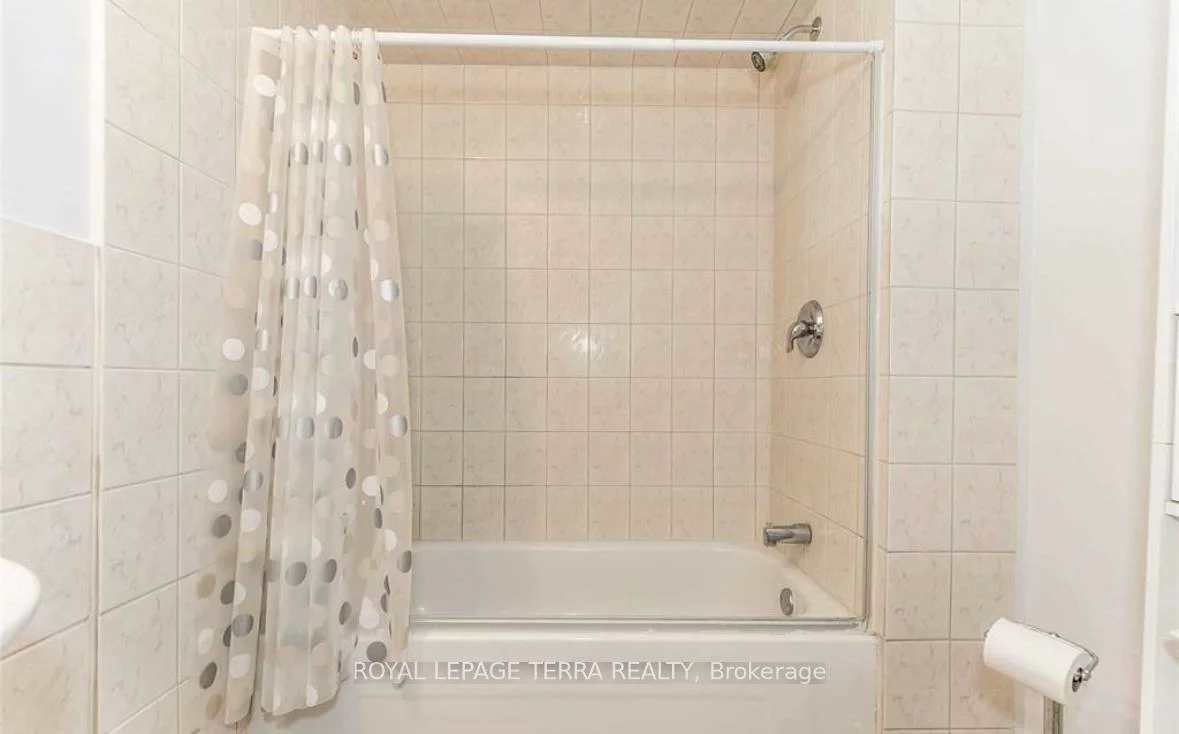 44, Carruthers, Grove East, Barrie