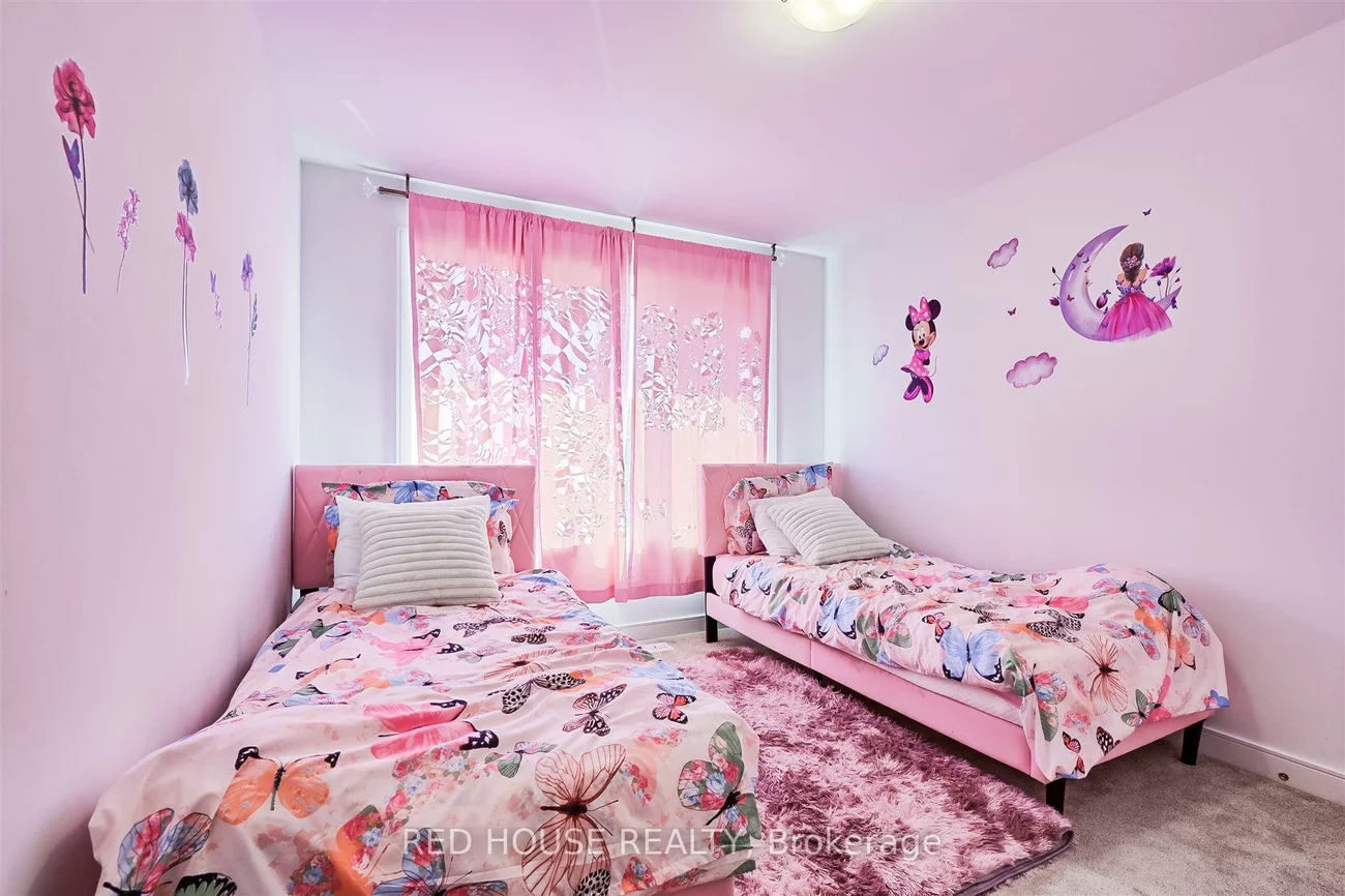 13, Blue Forest, Innis-Shore, Barrie