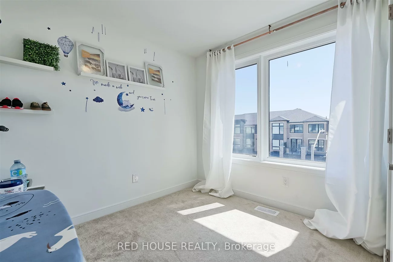 13, Blue Forest, Innis-Shore, Barrie
