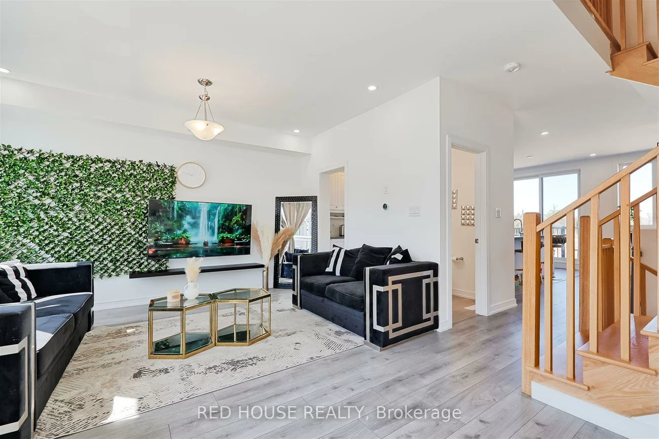 13, Blue Forest, Innis-Shore, Barrie