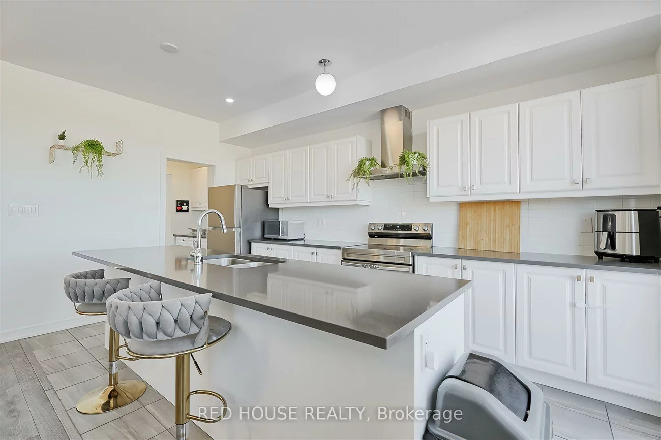 13, Blue Forest, Innis-Shore, Barrie