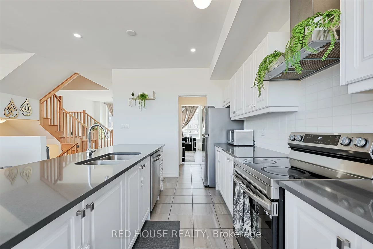 13, Blue Forest, Innis-Shore, Barrie