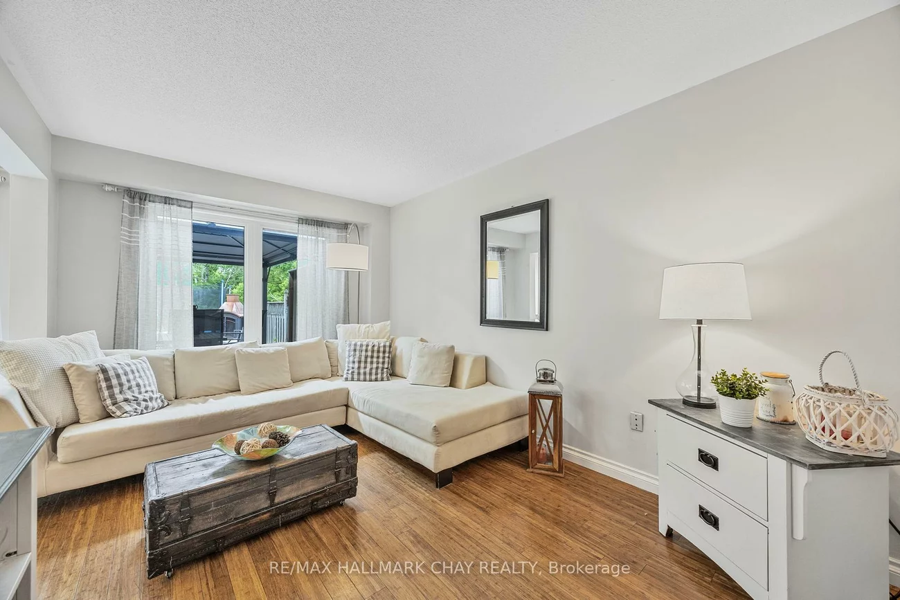 44, Pickett, Innis-Shore, Barrie
