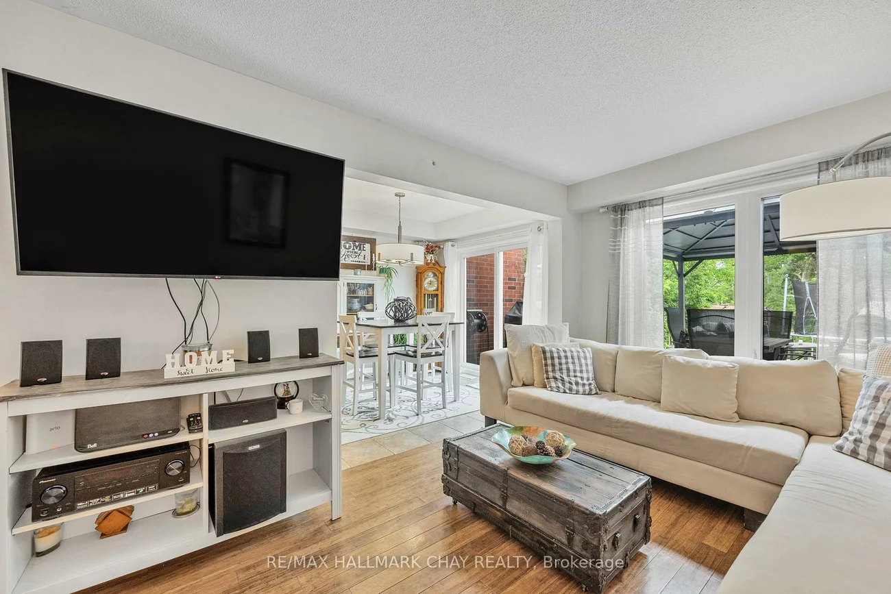 44, Pickett, Innis-Shore, Barrie