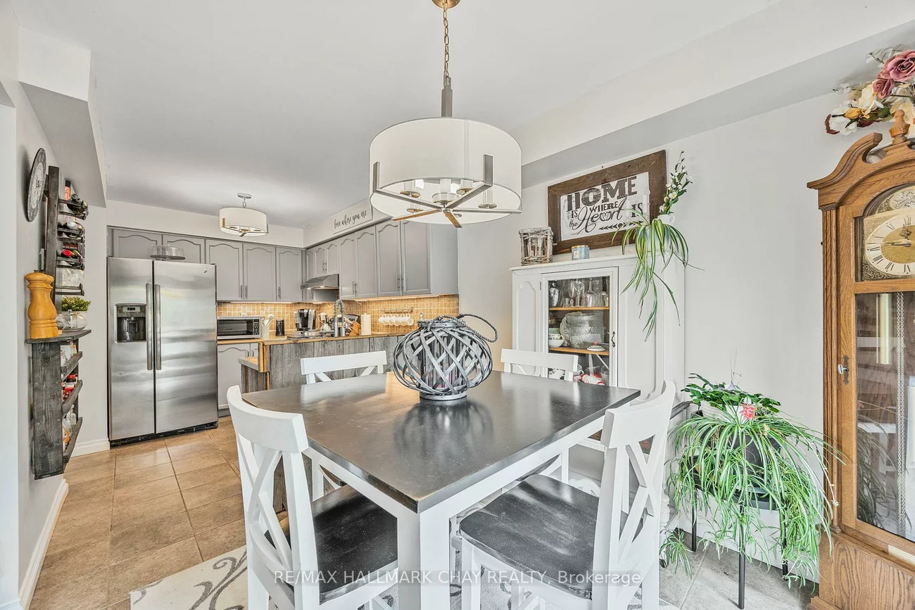 44, Pickett, Innis-Shore, Barrie