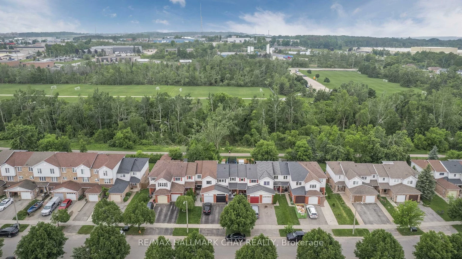 44, Pickett, Innis-Shore, Barrie