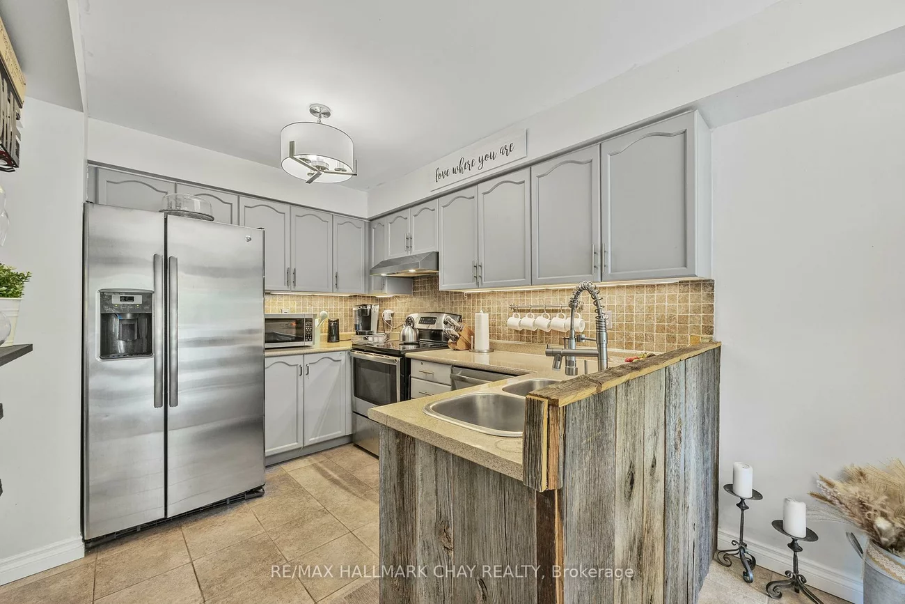44, Pickett, Innis-Shore, Barrie