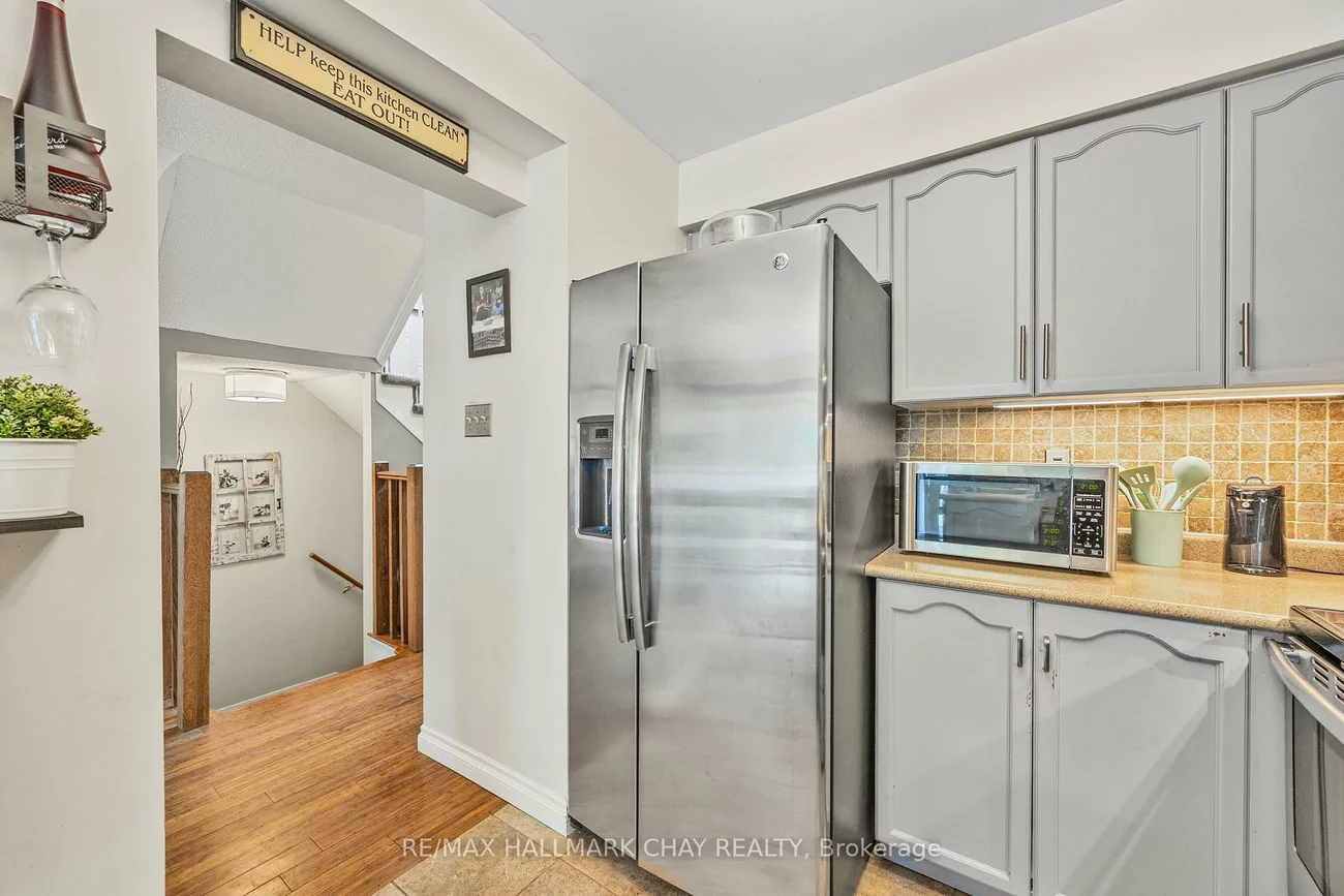 44, Pickett, Innis-Shore, Barrie