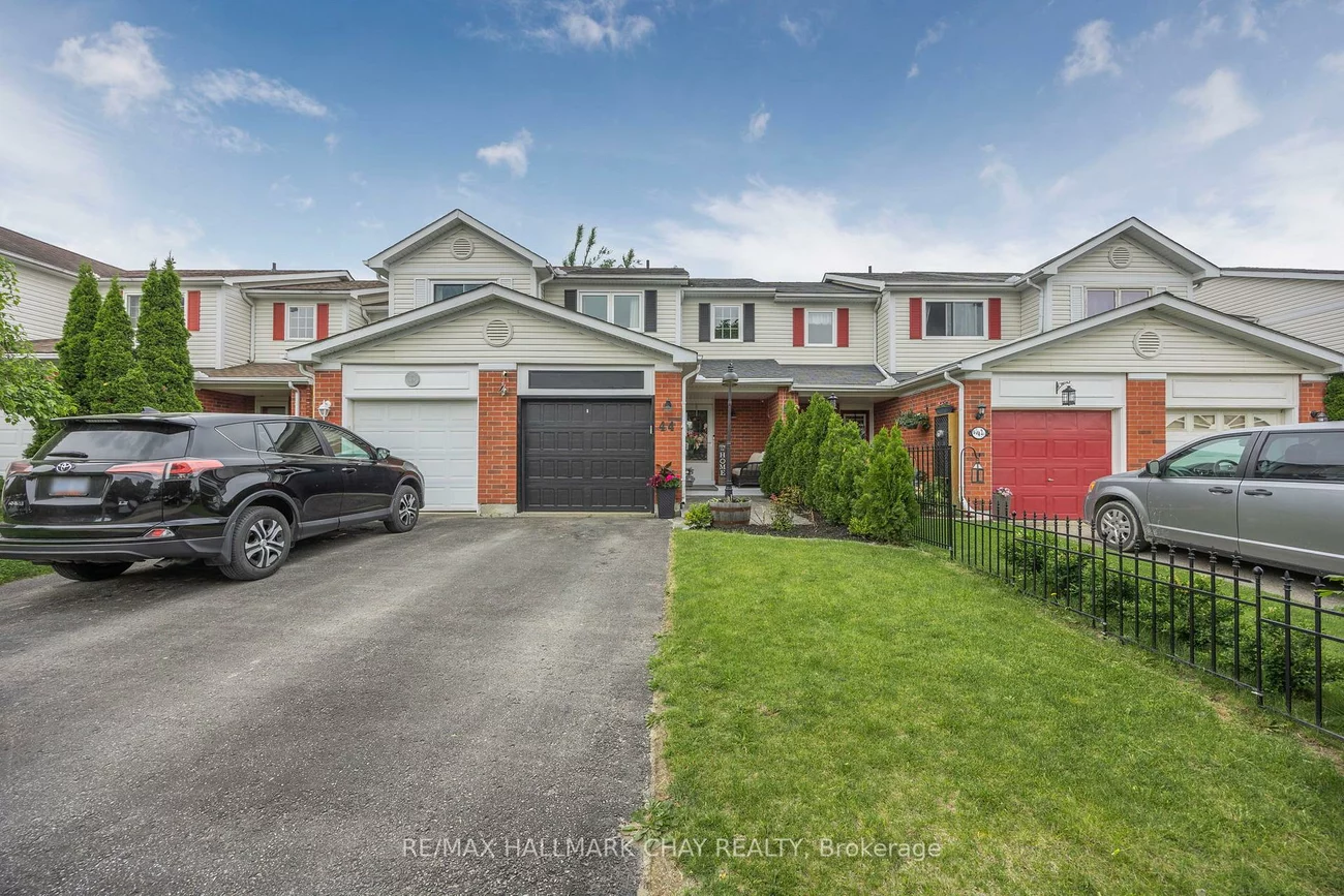 44, Pickett, Innis-Shore, Barrie