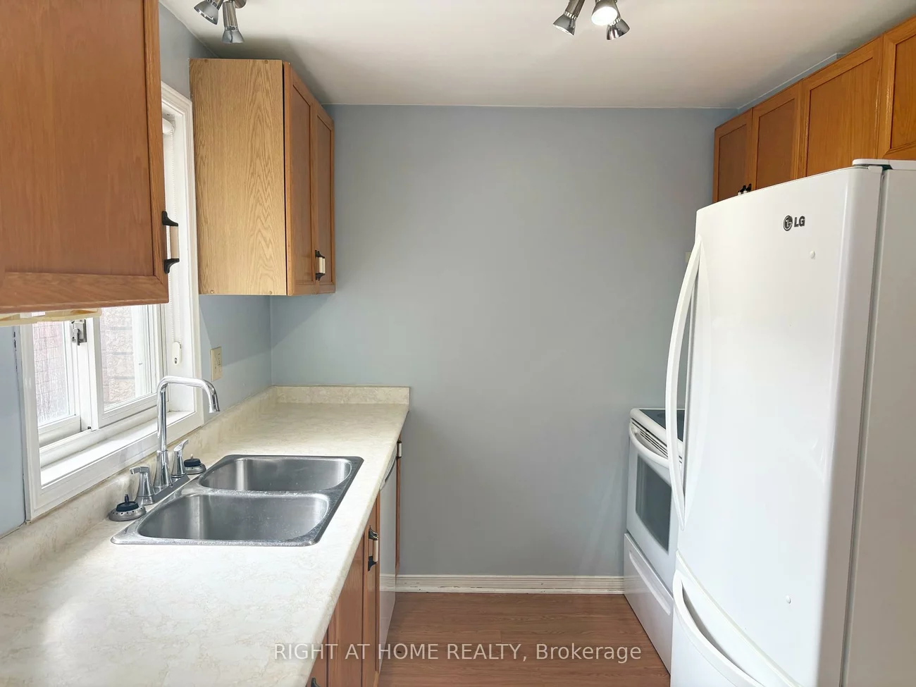 44, Ferguson, Northwest, Barrie