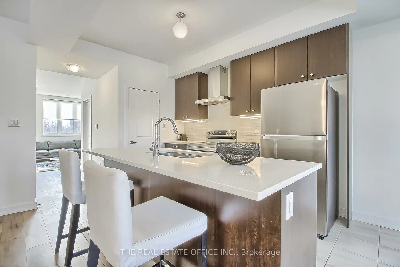 40, Blue Forest, Innis-Shore, Barrie