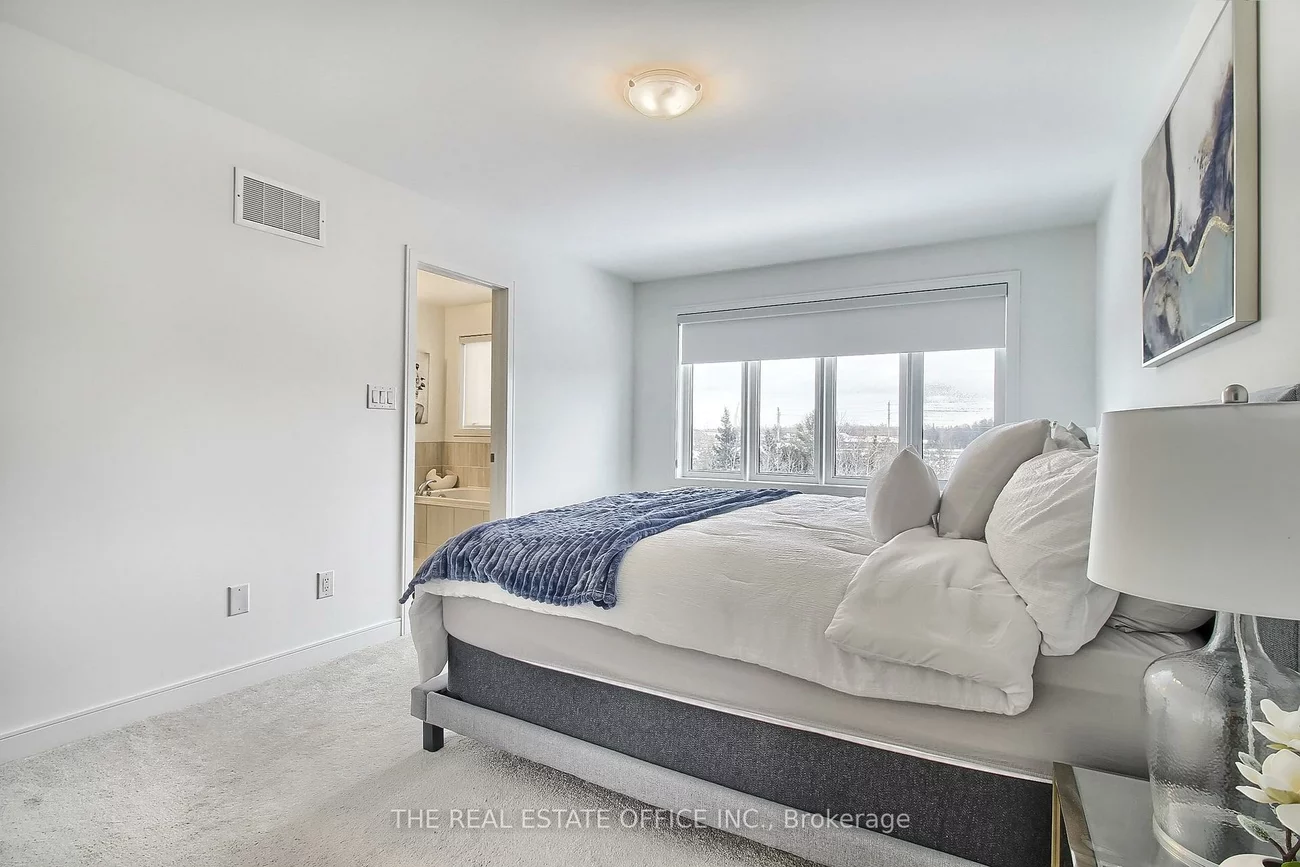 40, Blue Forest, Innis-Shore, Barrie