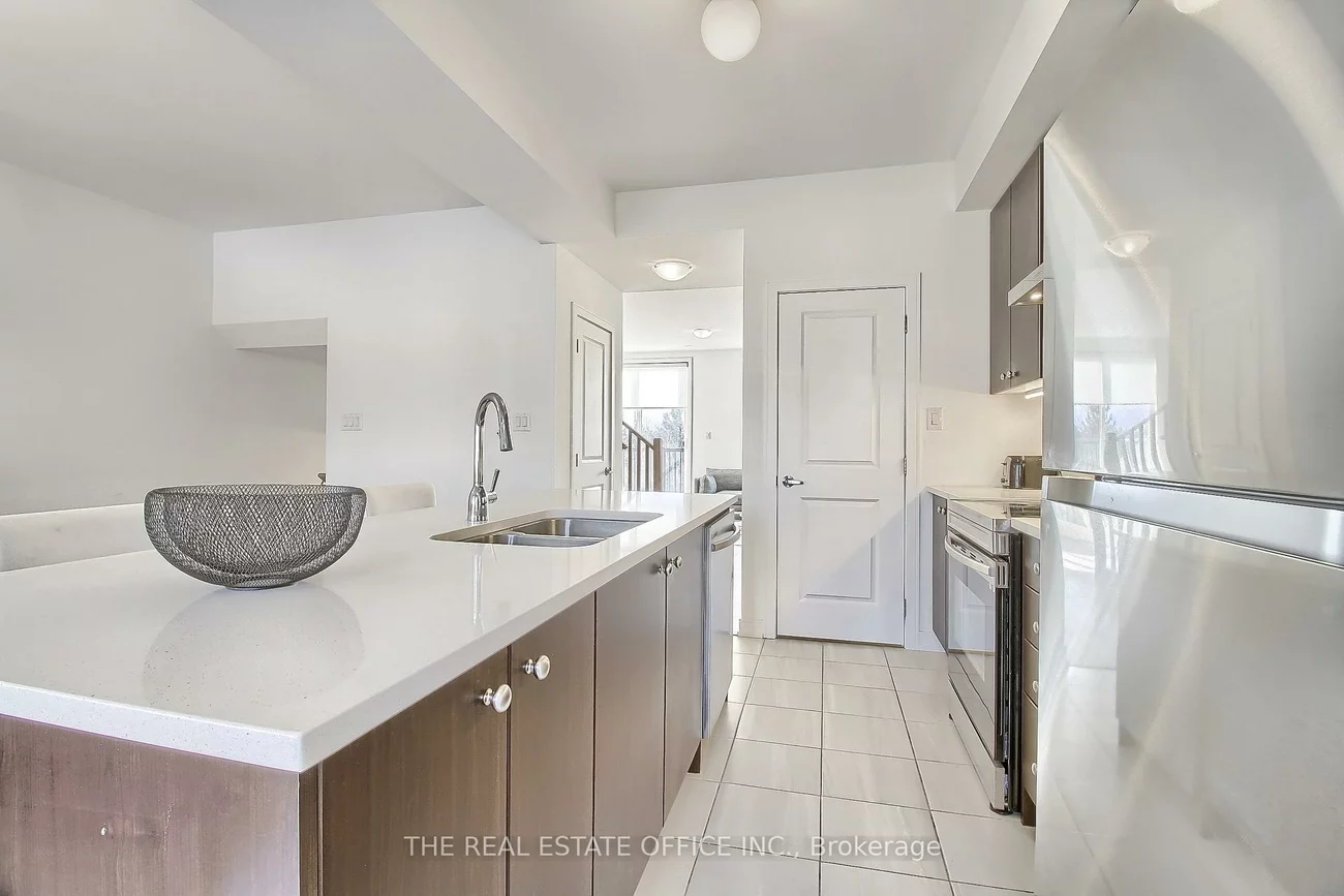 40, Blue Forest, Innis-Shore, Barrie