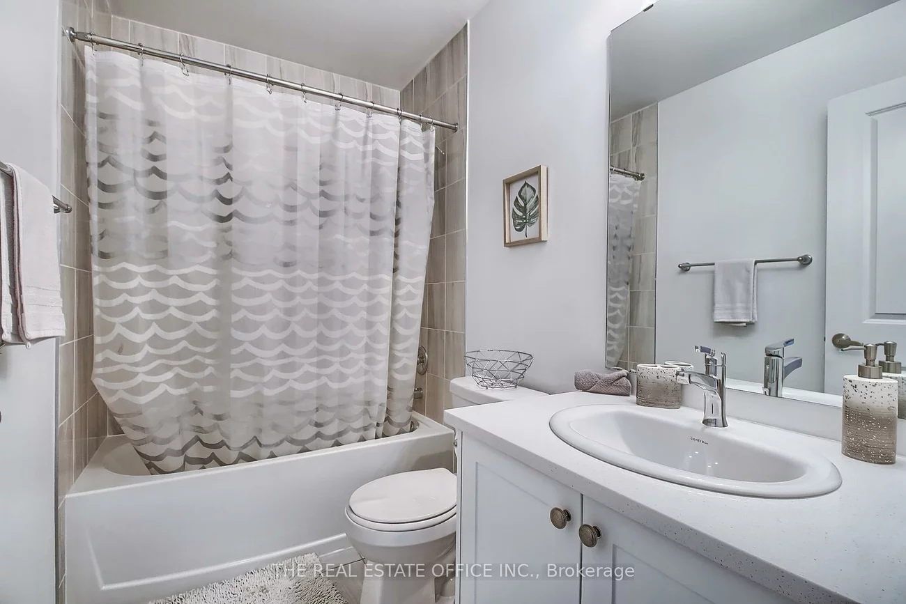 40, Blue Forest, Innis-Shore, Barrie