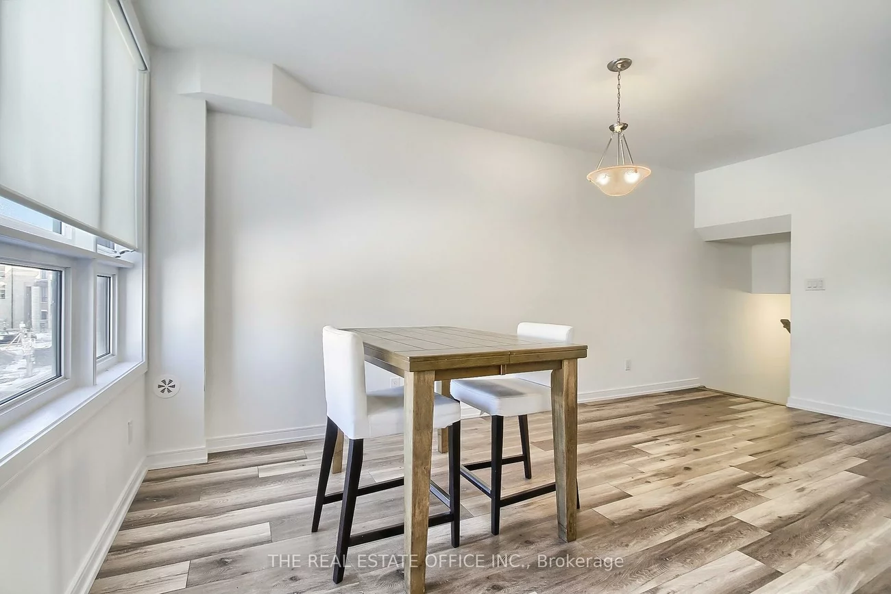 40, Blue Forest, Innis-Shore, Barrie