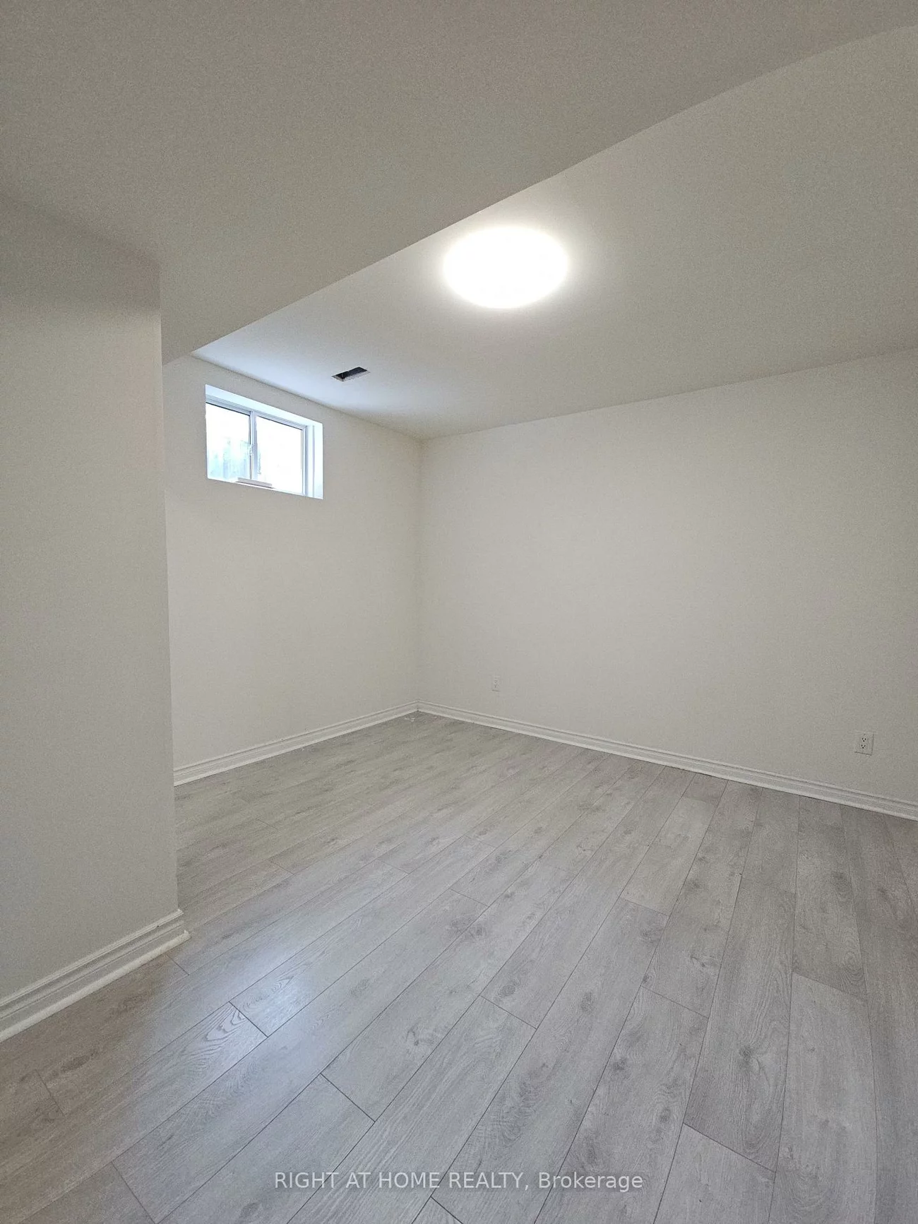 129, Dean, Painswick South, Barrie