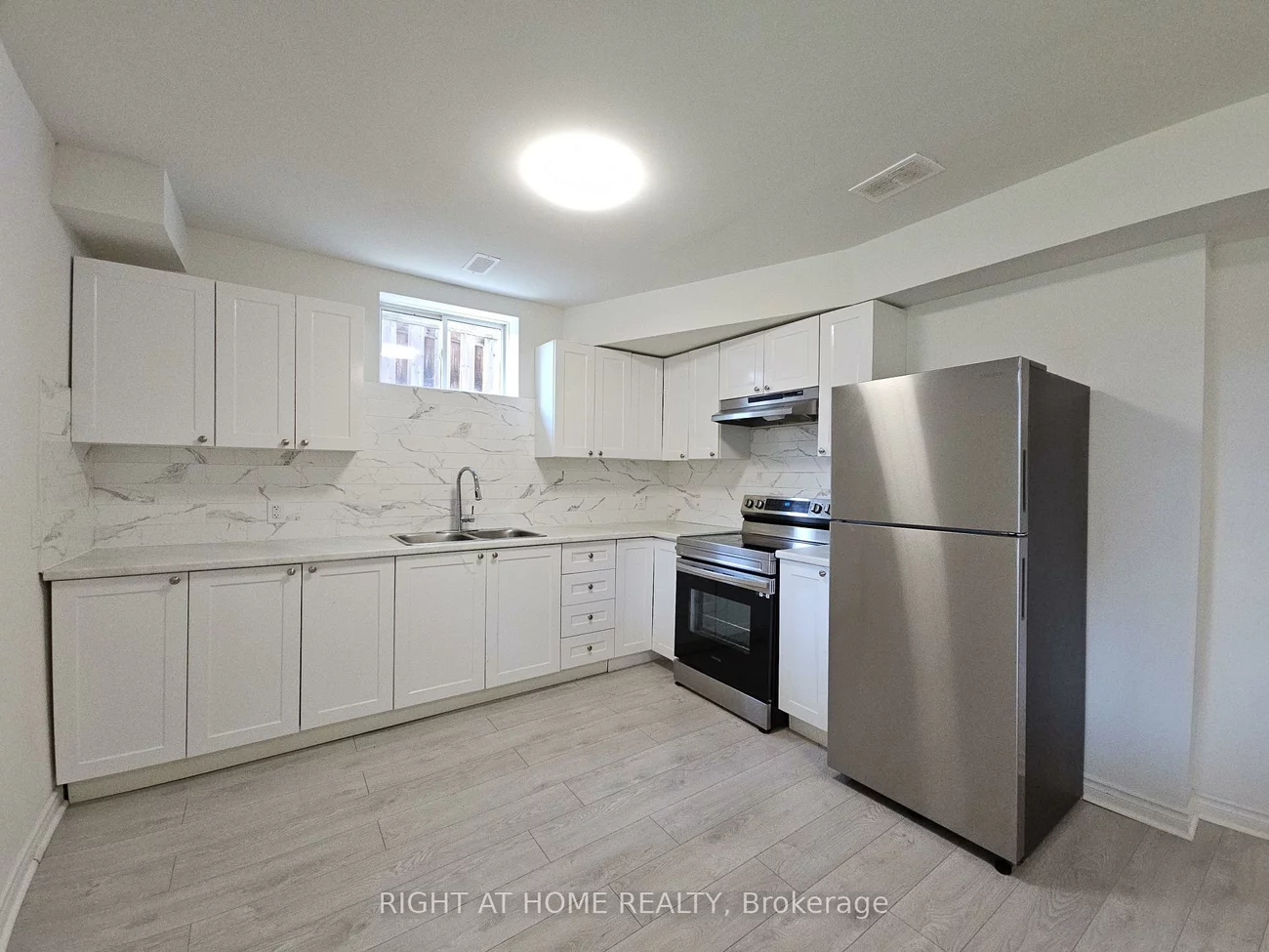 129, Dean, Painswick South, Barrie