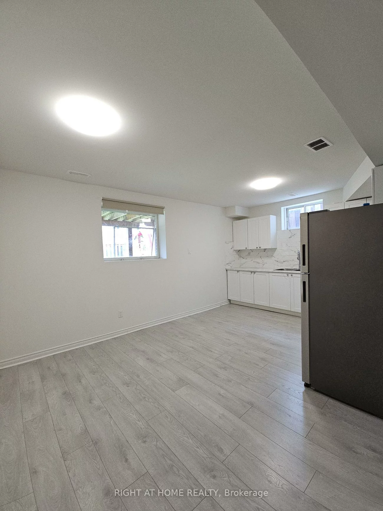129, Dean, Painswick South, Barrie
