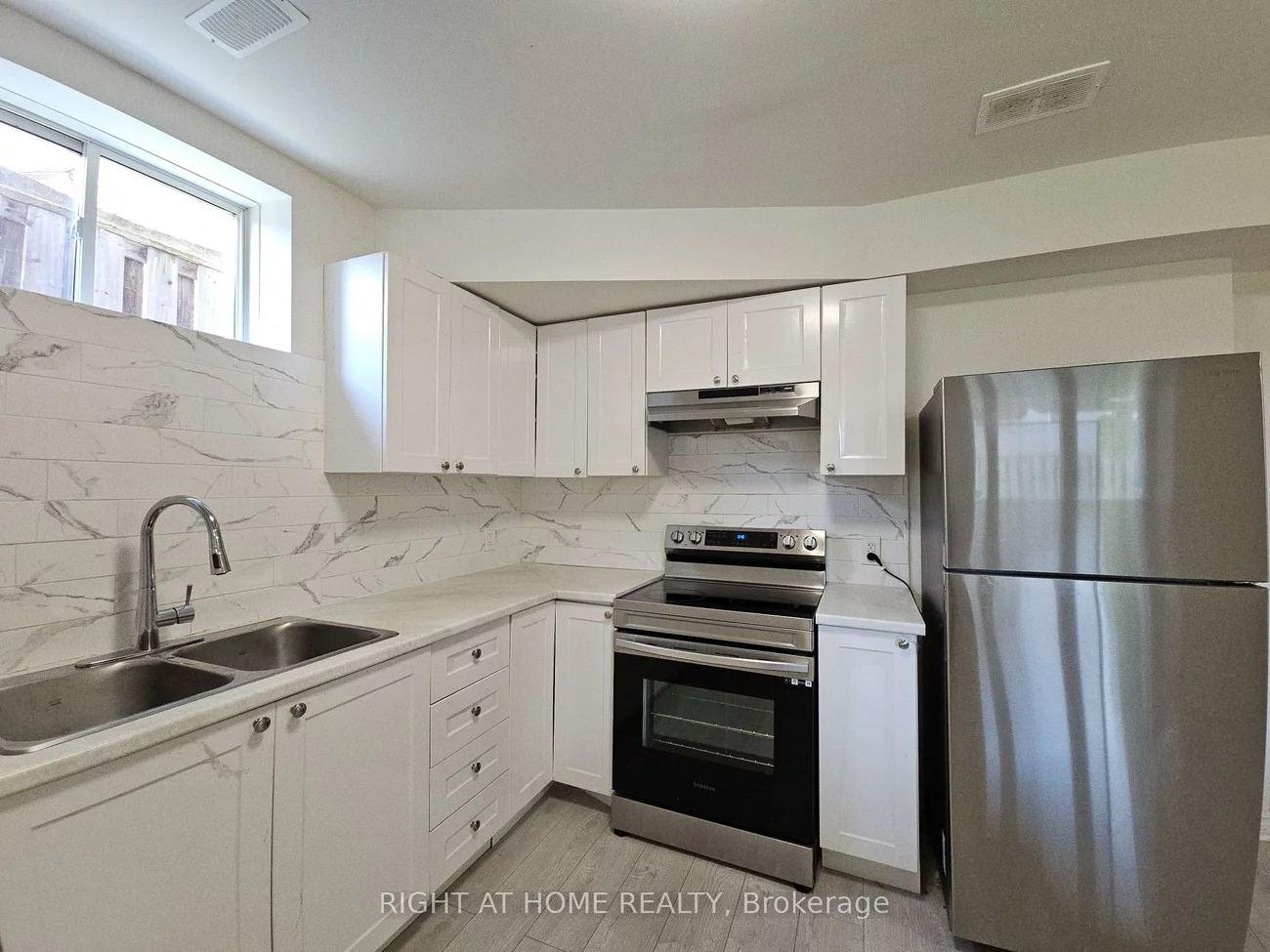 129, Dean, Painswick South, Barrie