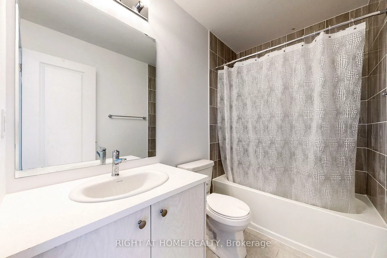 68, Blue Forest, Innis-Shore, Barrie