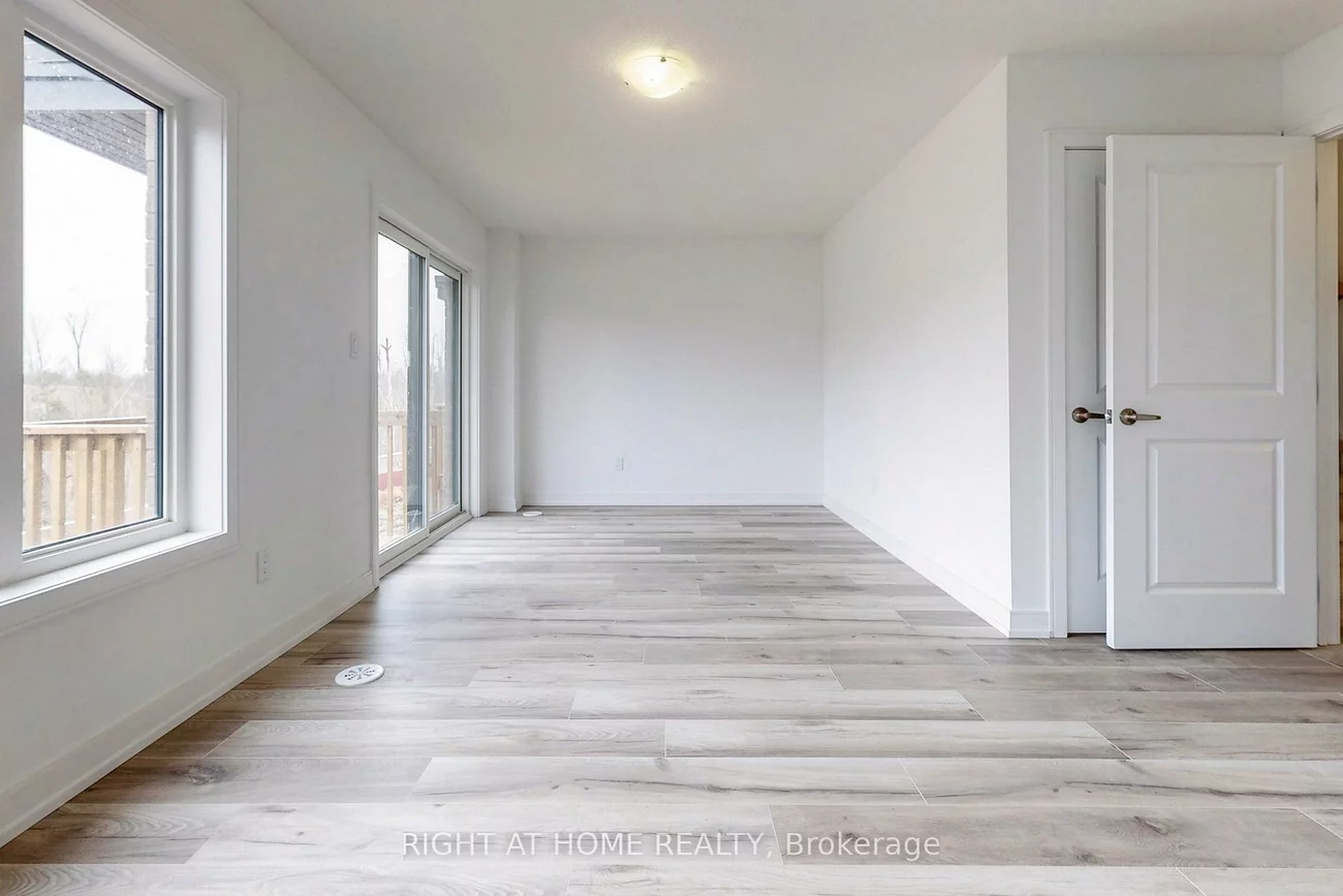 68, Blue Forest, Innis-Shore, Barrie