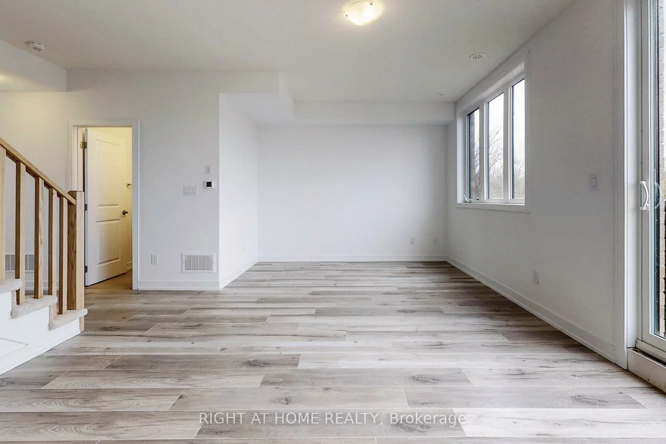 68, Blue Forest, Innis-Shore, Barrie