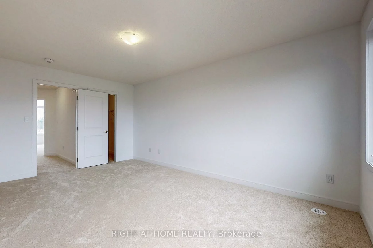 68, Blue Forest, Innis-Shore, Barrie
