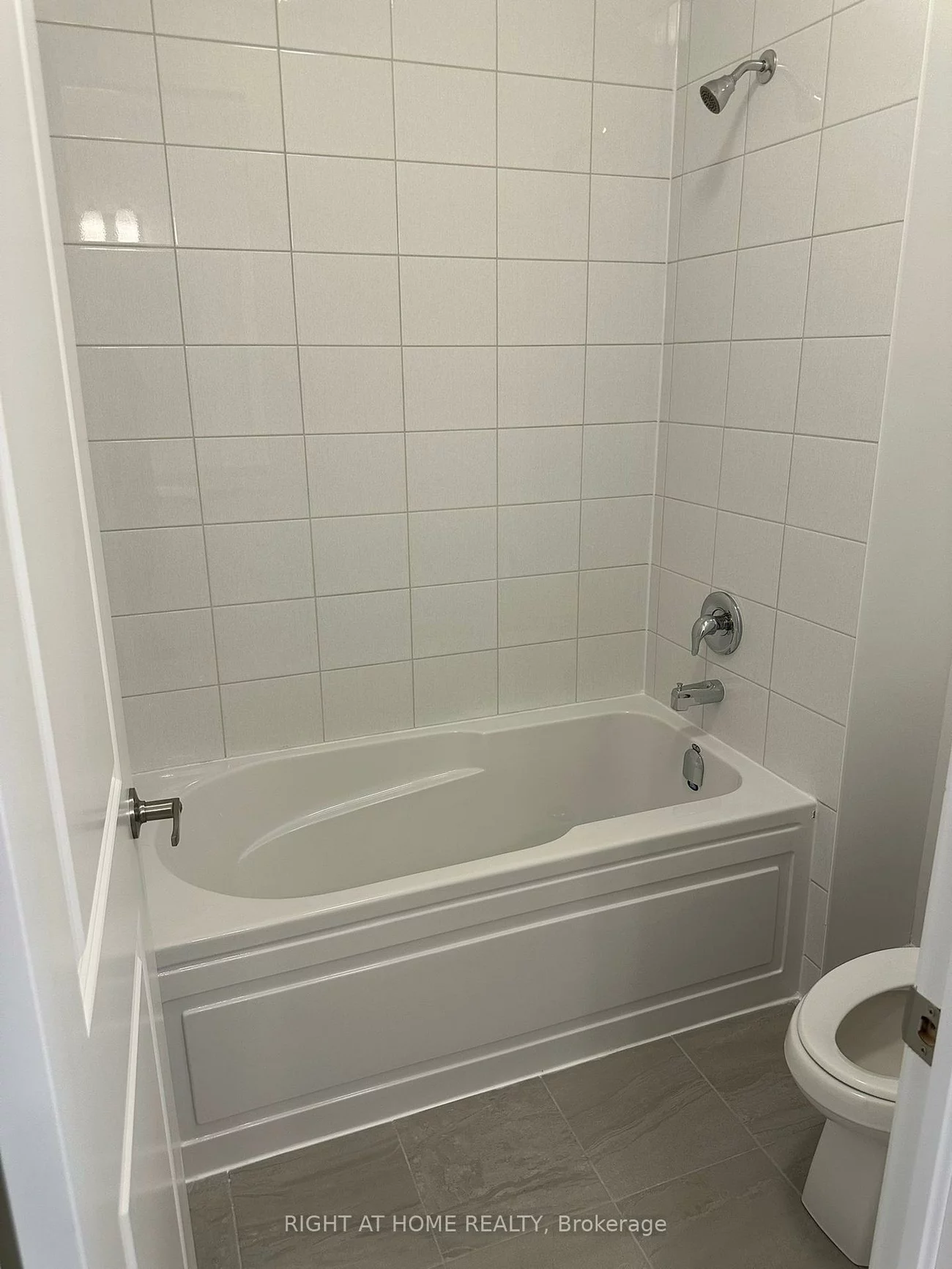 40, Suzuki, Painswick South, Barrie