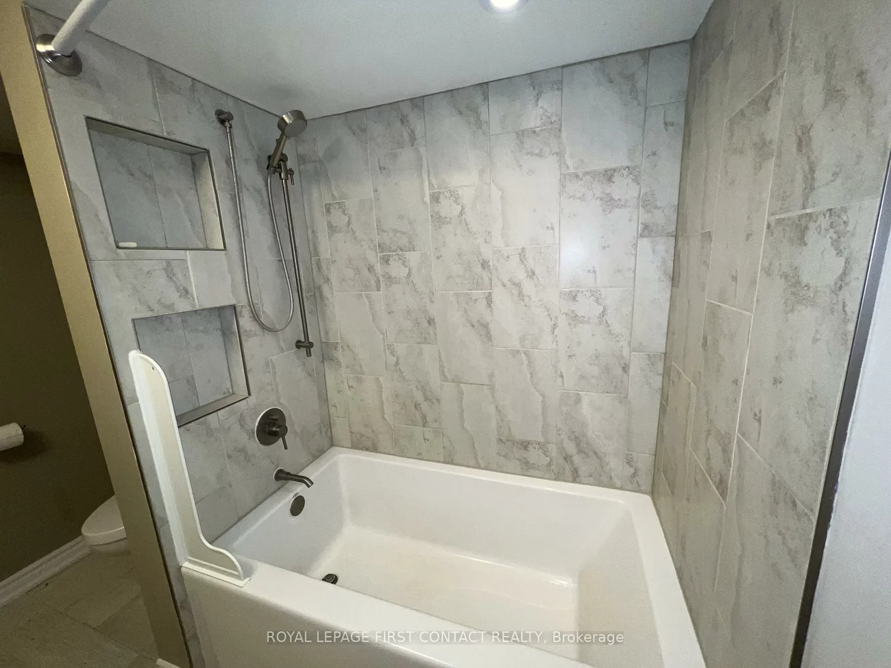27, THACKERAY, Letitia Heights, Barrie