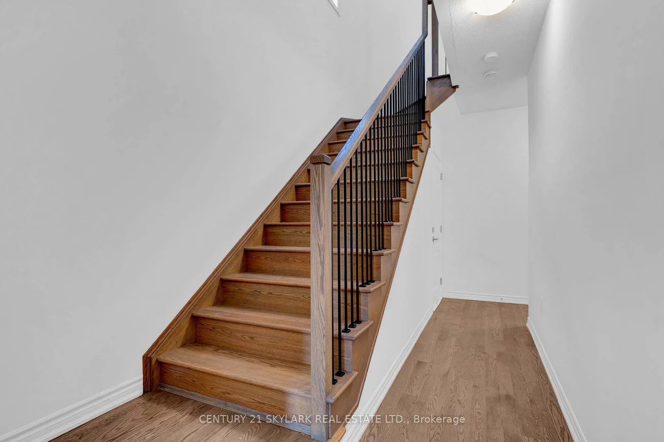 118, Shepherd, Painswick South, Barrie