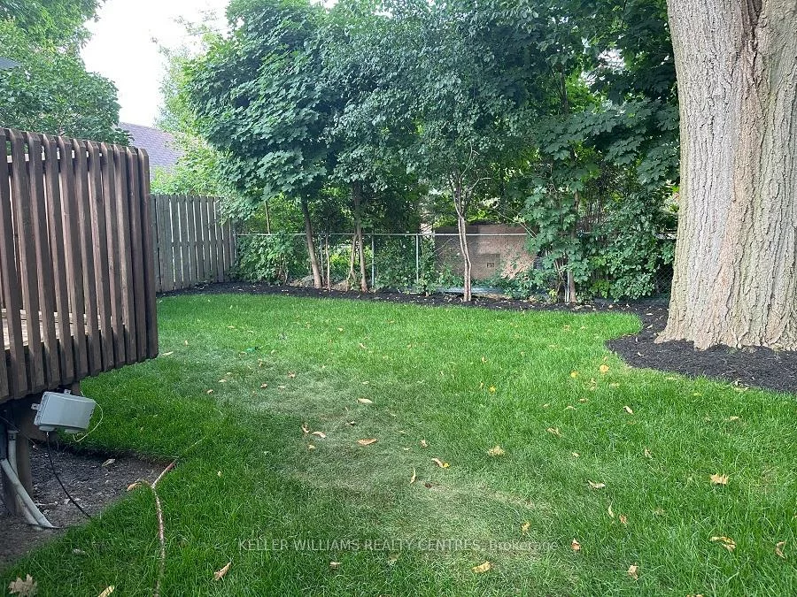 20, Queen, Codrington, Barrie