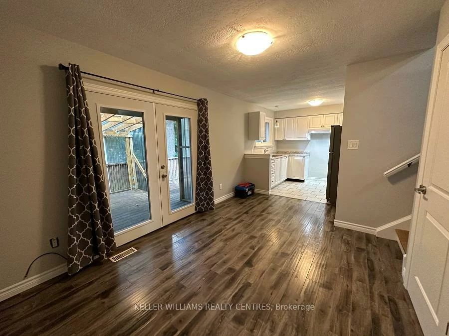 20, Queen, Codrington, Barrie